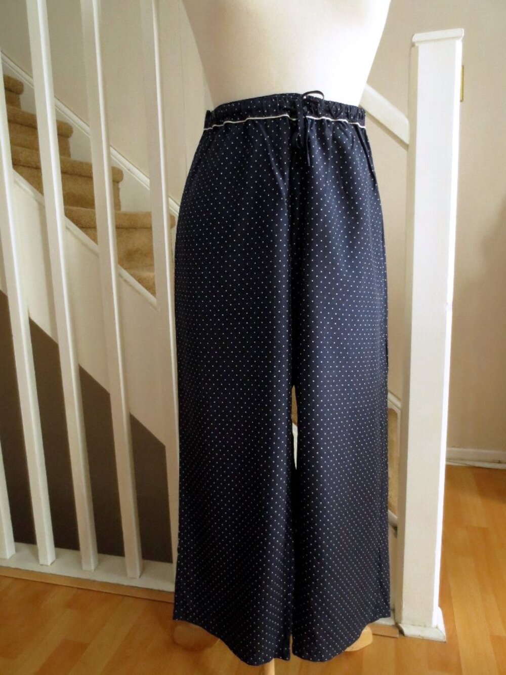 Gap Navy Blue and White Polka Dot Cropped Ankle Silk Pants Trousers M Medium